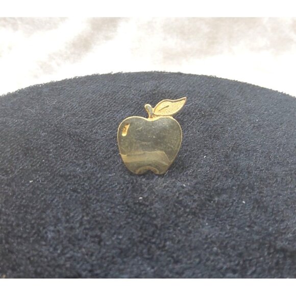 Vintage Gold Apple Lapel Pin Brooch - Picture 1 of 4